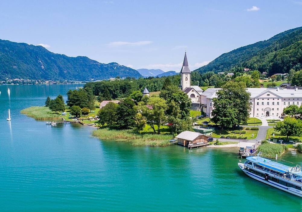 Der_Ossiacher_See_in_Kaernten_mit_dem_Stift_Ossiach (c) Kärnten Werbung